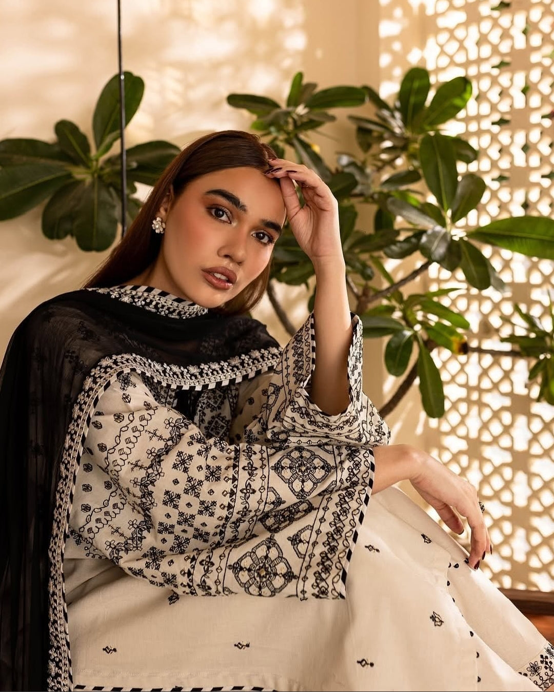 Arfa Embroidered Stitched 3pcs 