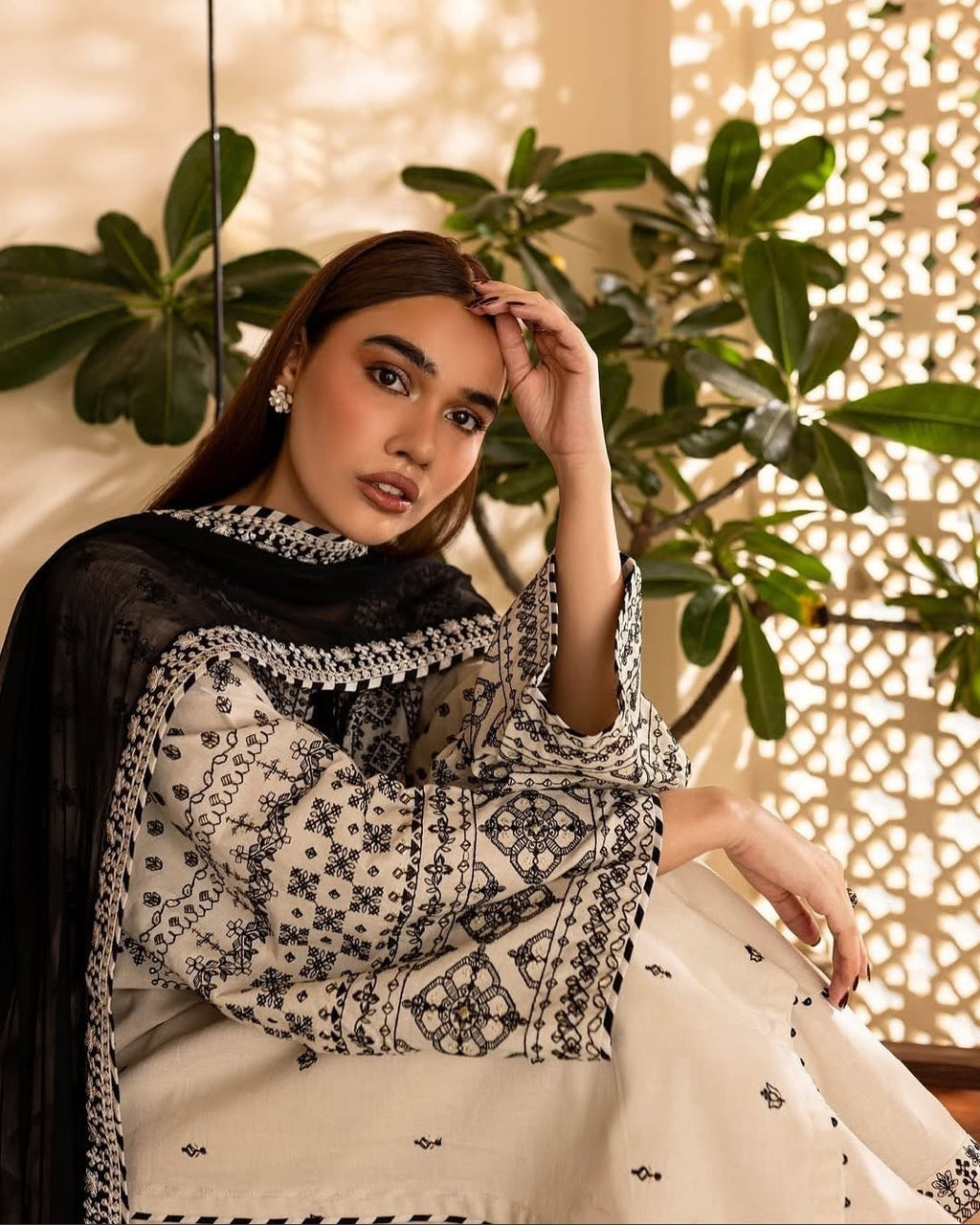 Arfa Embroidered Stitched 3pcs 