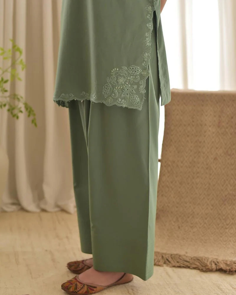 AIRA 3PC ( FARSHI SHALWAR )
