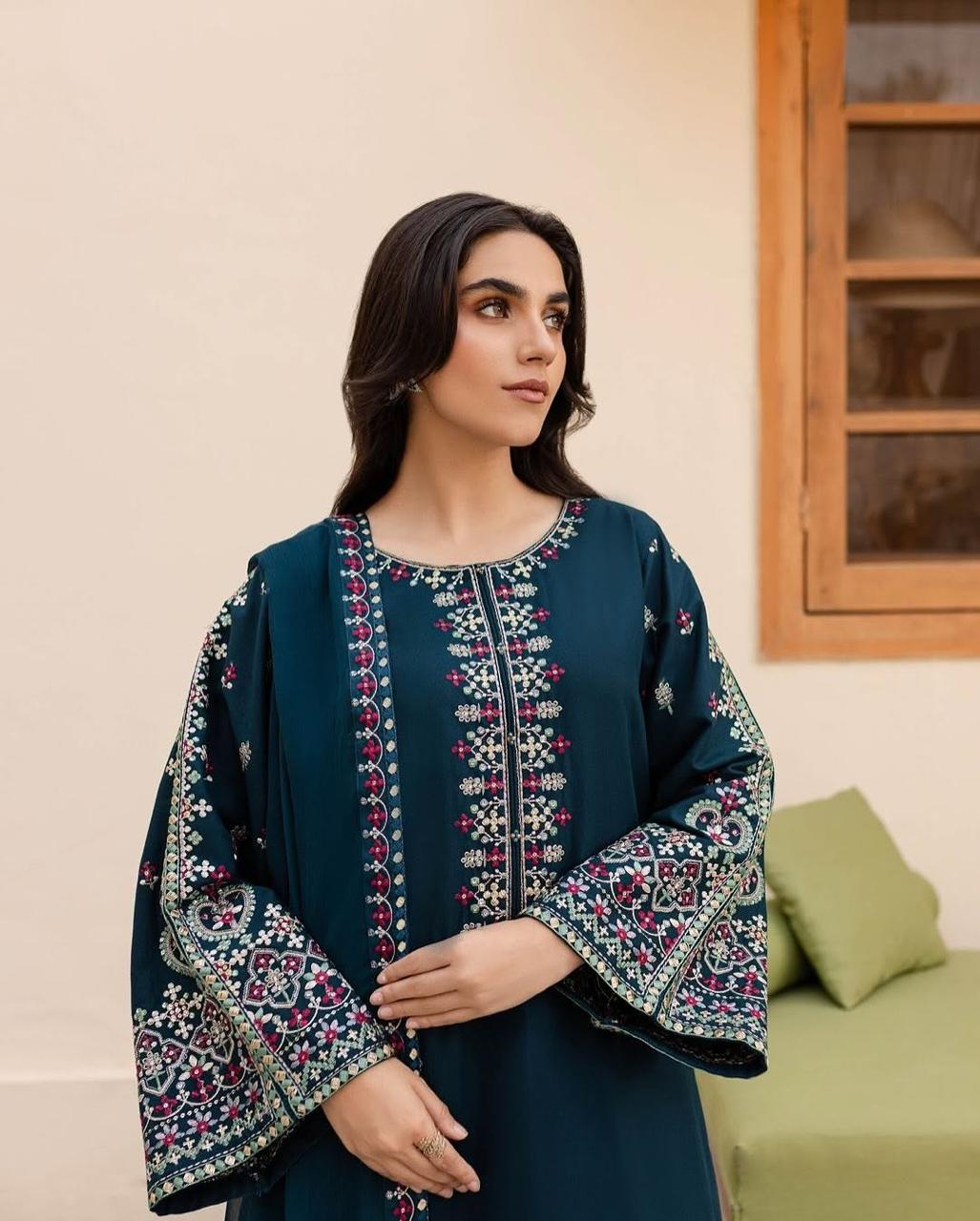 Adaab lawn 3PC – Elegance in Every Thread